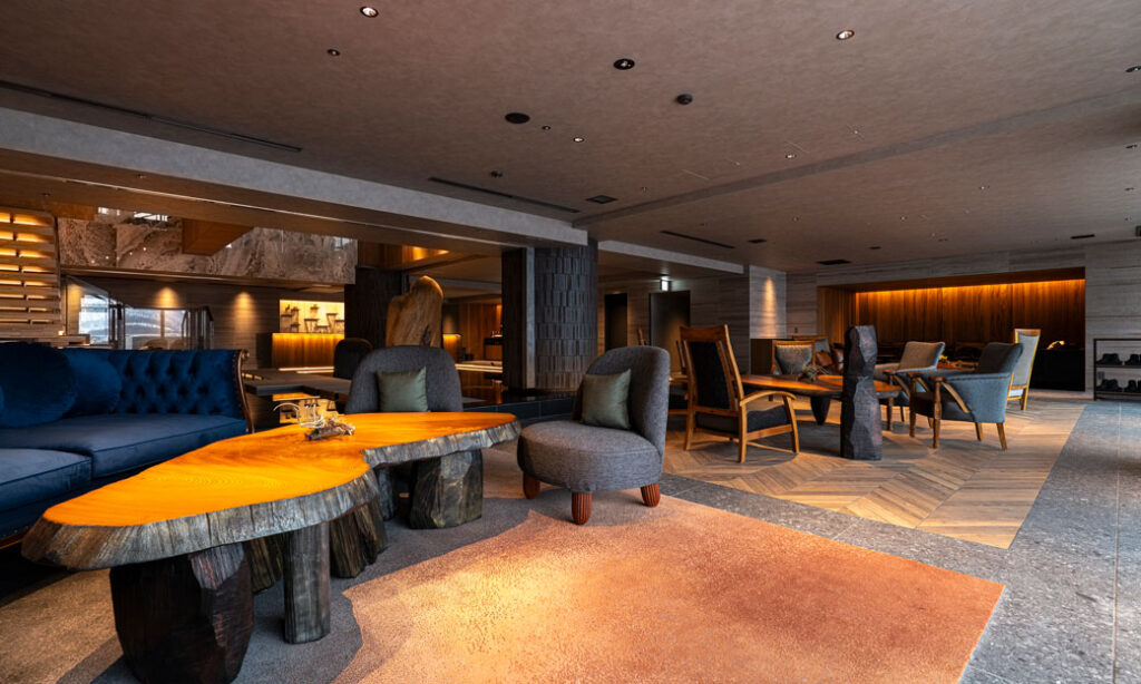 貴賓休息室：從下午開始，除了啤酒外，還提供各類酒精飲品、甜點和輕食。