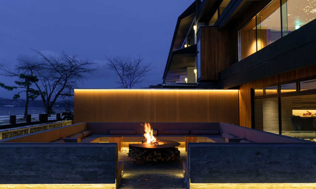 篝火露臺：是可以享受配合季節舉辦的活動的空間。< br>
【營業時間】下午4點～晚上10點