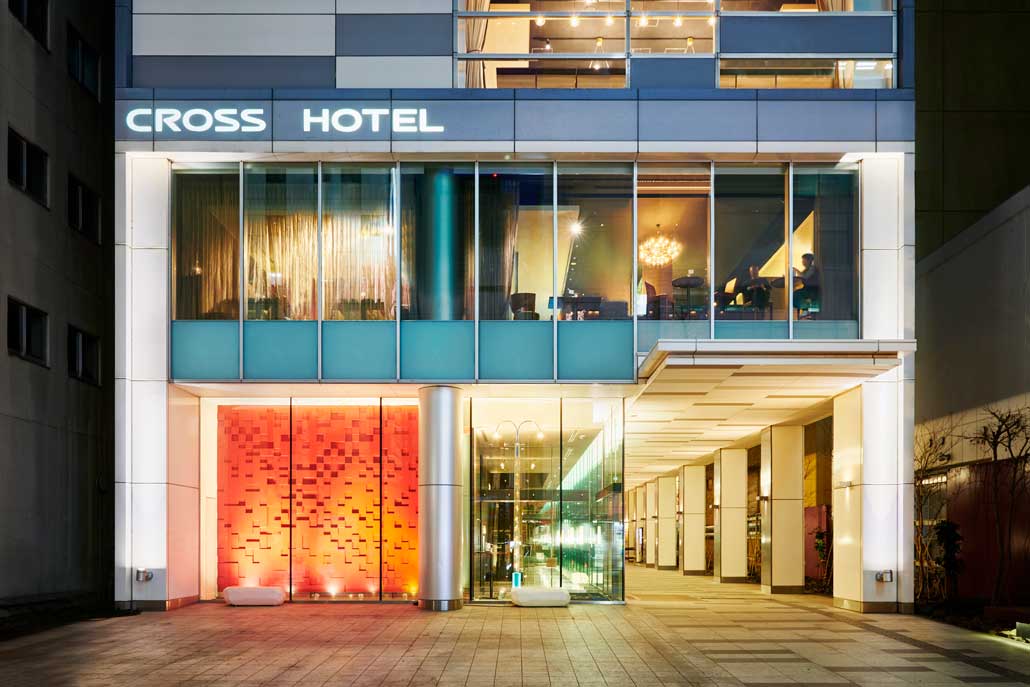 crosshotel_11-entrance.jpg crosshotel_11-entrance.jpg