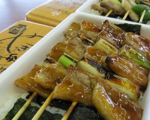 烤雞肉串便当
